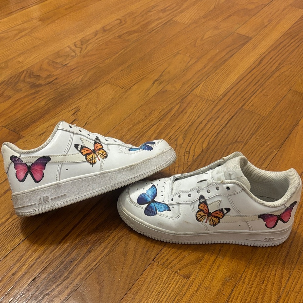White af1 with butterfly design